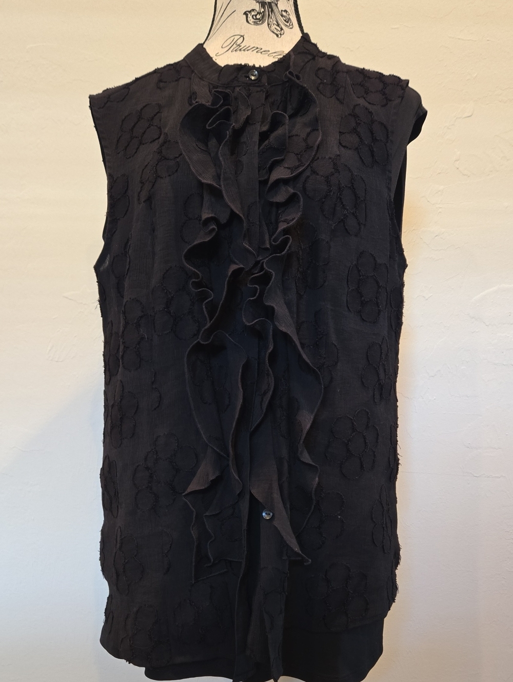 Chico's Black Label Pattern On Solid Sleeveless Ruffle Front Button Down Blouse